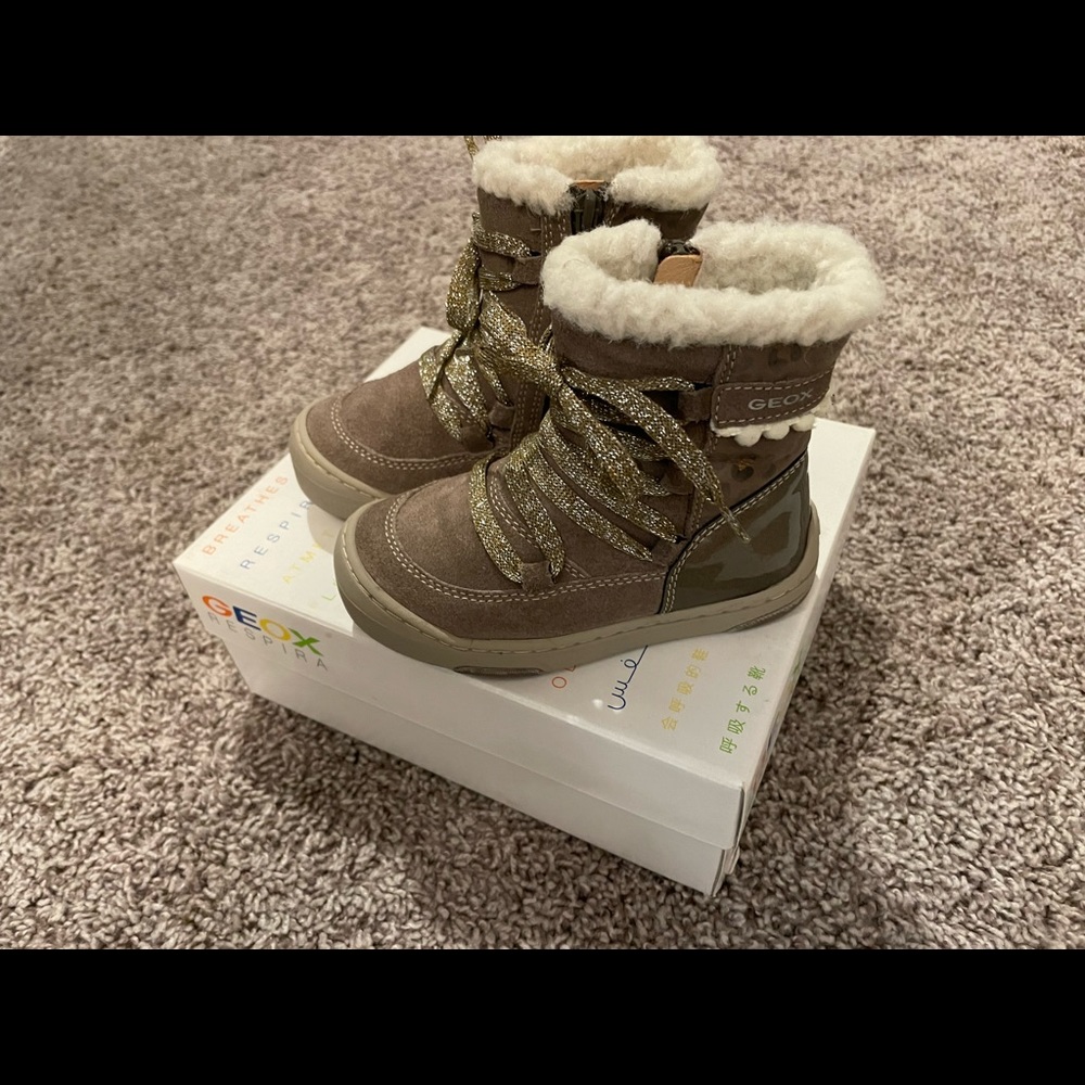 Geox toddler girls Jay J boot. Size 8 us EU 24. NIB